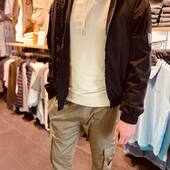 ✨ Look @calvinklein du XS au XL

Veste 149,90€
Sweat 89,90€
Cargo 99,90€

Disponible en boutique & bientôt sur le e-shop.

Bon week-end à tous ! 🤩

#lookdujour #look #fashion #calvinklein #cargo #cargopants #sweat #jacket #centreville #saintbrieuc
