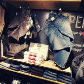 ✨ Mercredi ✨

Belle journée à tous 🤩

#saintbrieuc #centreville #bretagne #cotesdarmor #boutique #shopping #shoppingaddict #happy #junior #look #tommyhilfiger #calvinklein #jeans